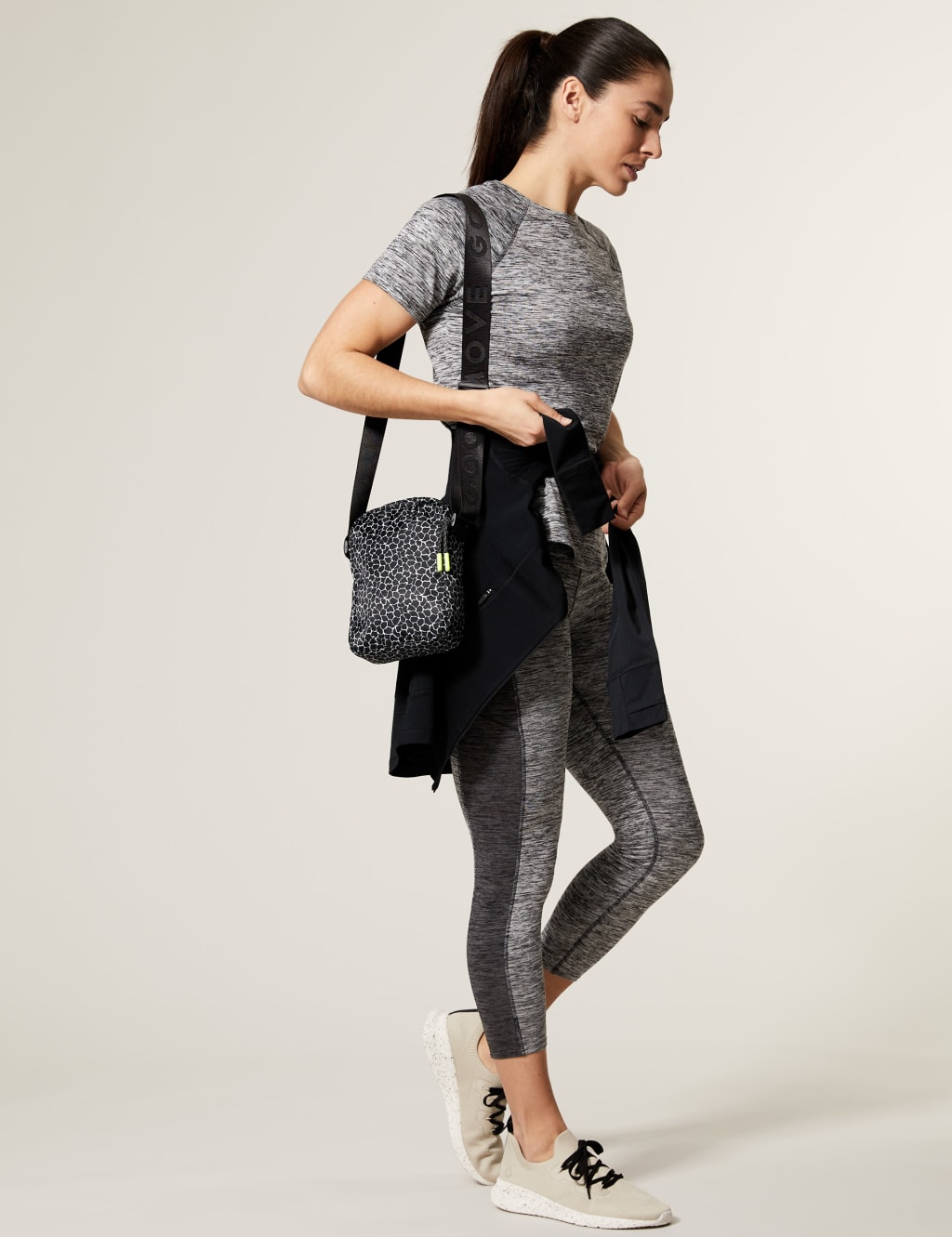 Go Move High Waisted 7/8 Gym Leggings image 1