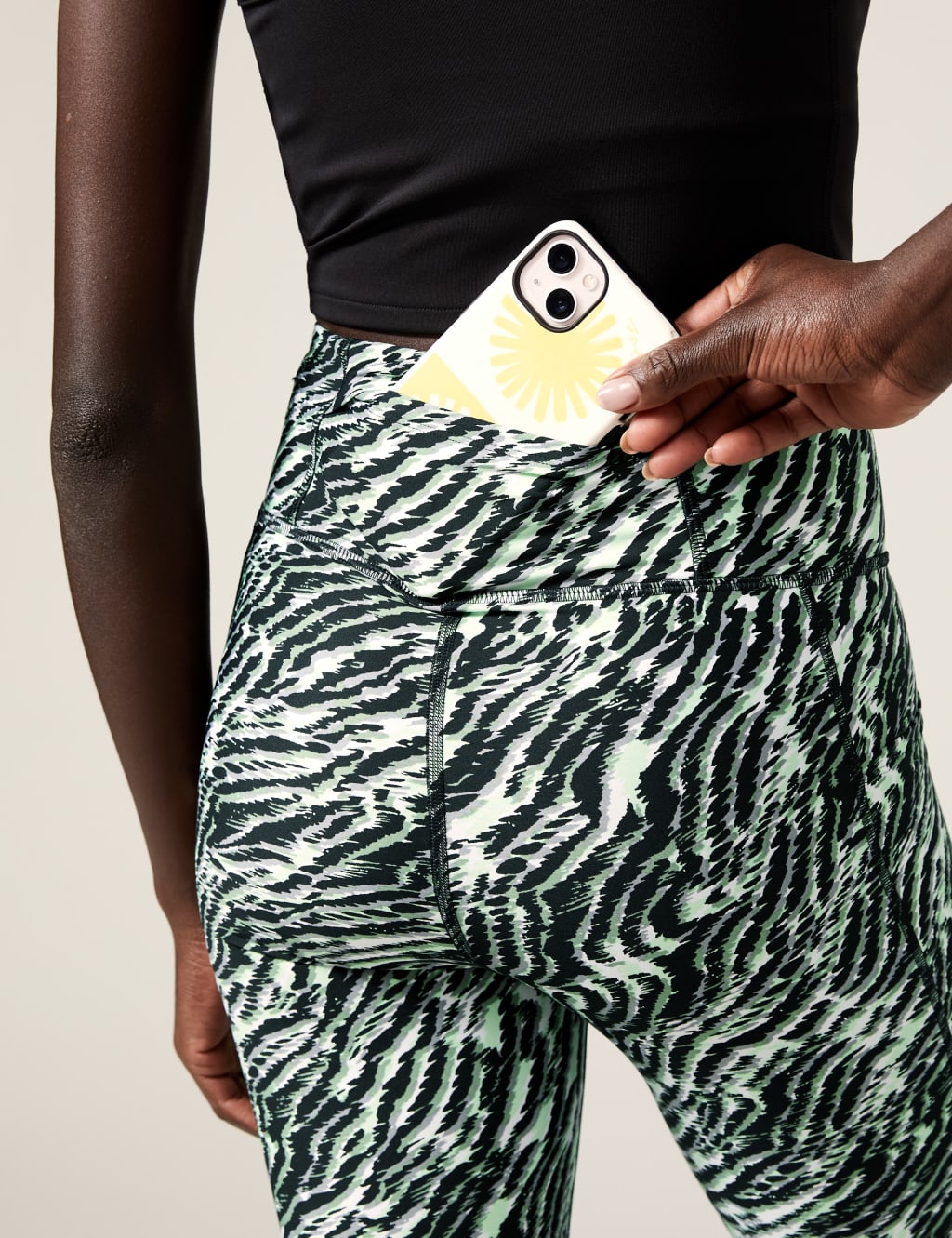 Go Train Printed 7/8 Gym Leggings image 3