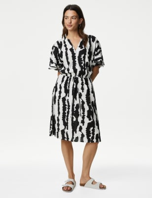 

Womens M&S Collection Linen Blend Printed V-Neck Swing Dress - Black Mix, Black Mix