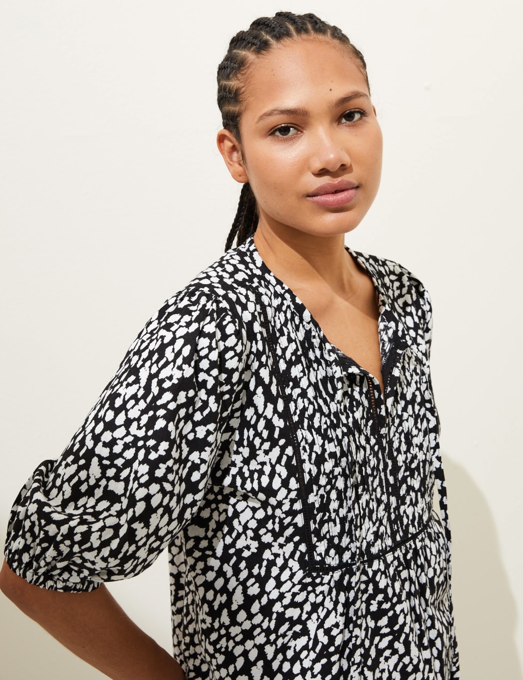 Linen Rich Printed Puff Sleeve Blouse image 3