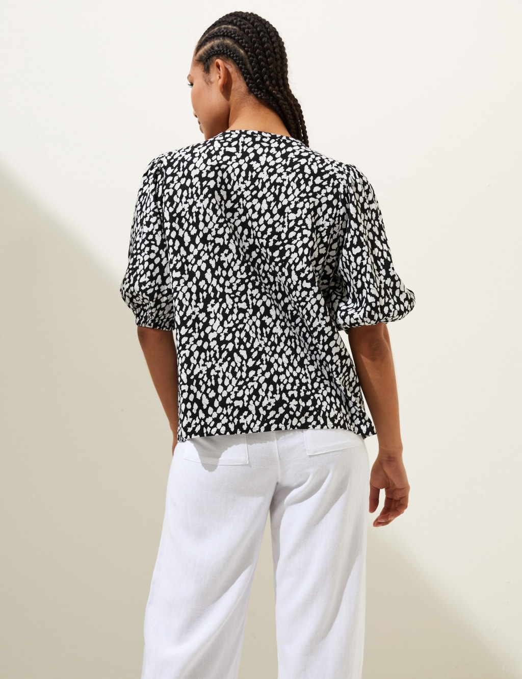 Linen Rich Printed Puff Sleeve Blouse image 4