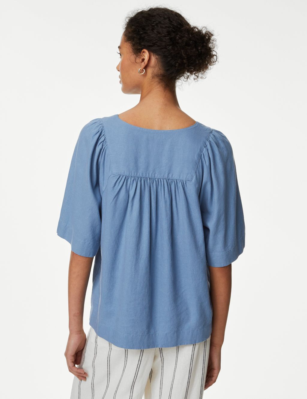 Linen Rich V-Neck Relaxed Blouse image 4