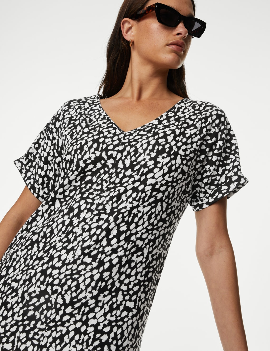Linen Rich Printed Midi Dress image 2
