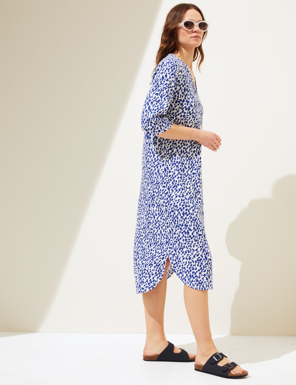 Linen Rich Printed V-Neck Tunic image 2