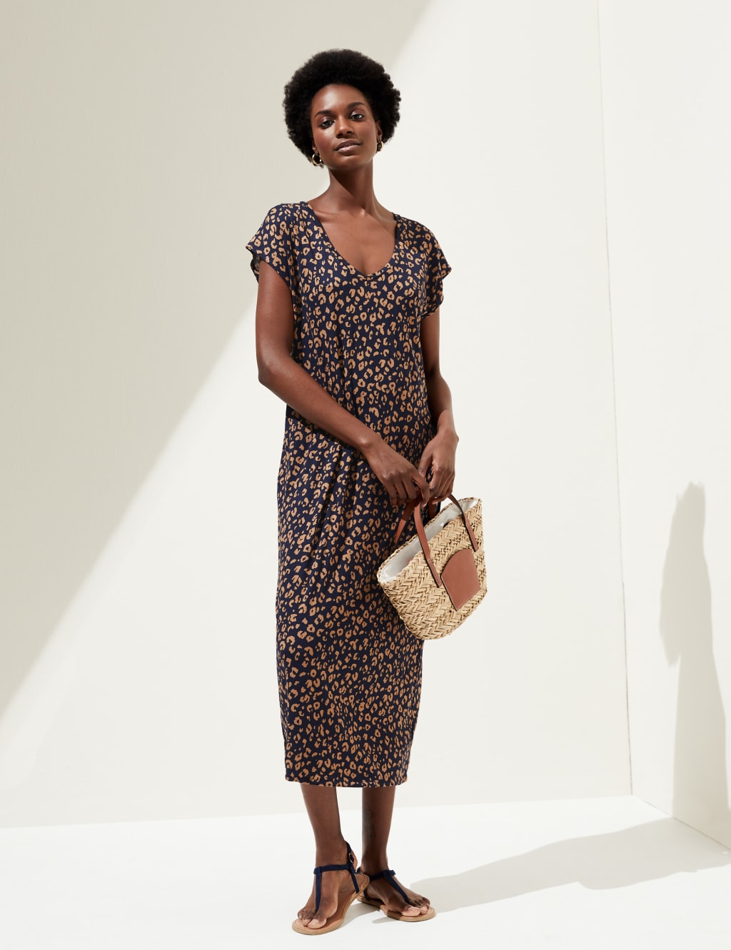 Jersey Printed V-Neck Midi T-Shirt Dress image 2
