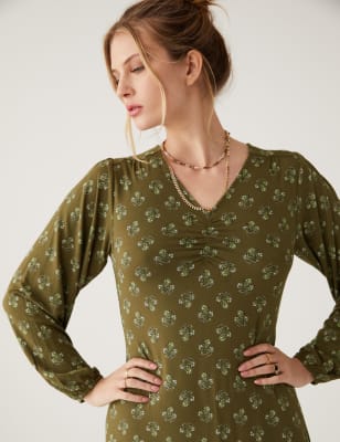 

Womens Per Una Knielanges Jersey-Teekleid mit V-Ausschnitt und Blumenmuster - Khaki Mix, Khaki Mix