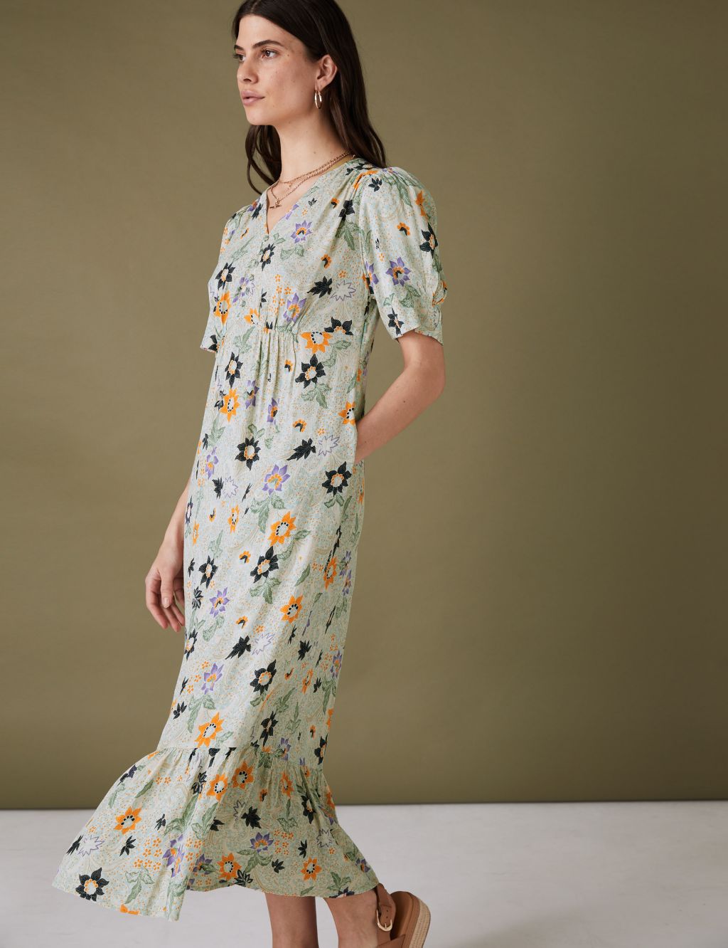 Printed V-Neck Midi Tiered Tea Dress image 3