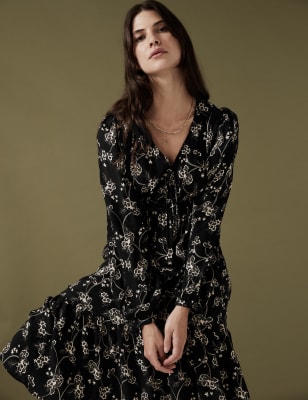 

Womens Per Una Floral V-Neck Puff Sleeve Midi Tea Dress - Black Mix, Black Mix