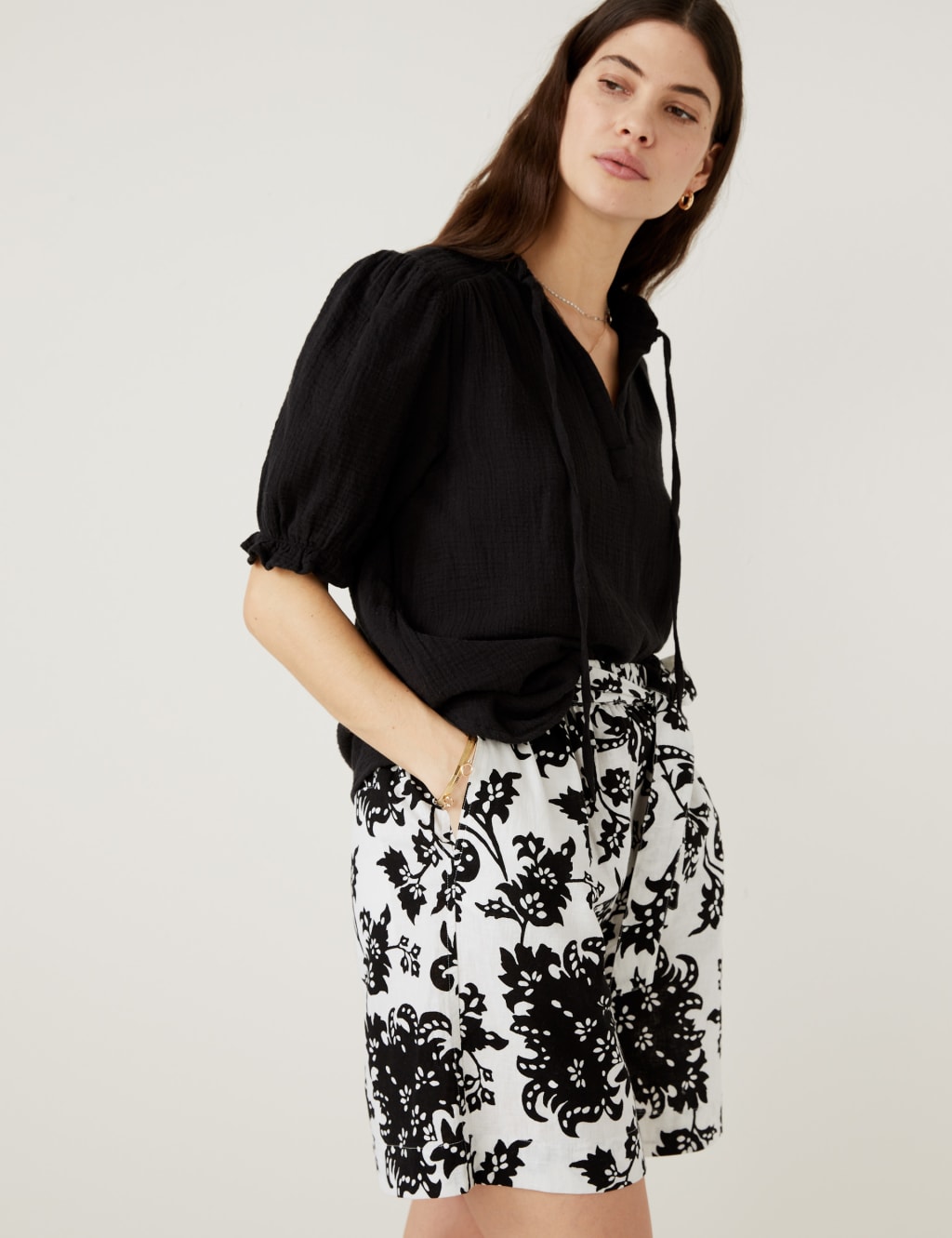 Linen Rich Printed High Waisted Shorts image 2