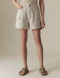 Hoch geschnittene Cargo-Shorts aus Lyocell-Mischgewebe