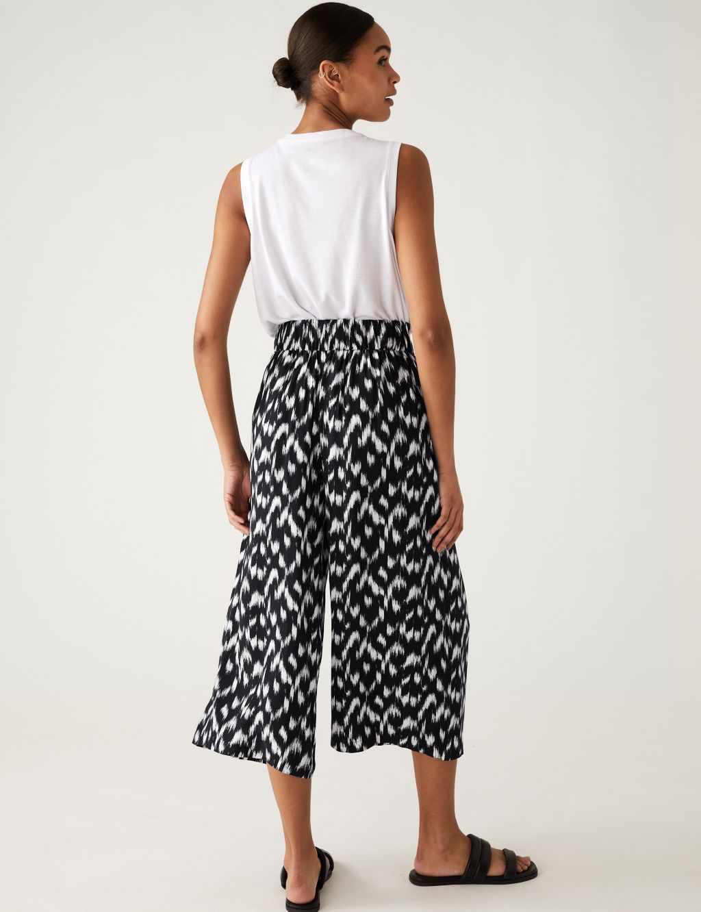 Printed Wide Leg Cropped Trousers image 4