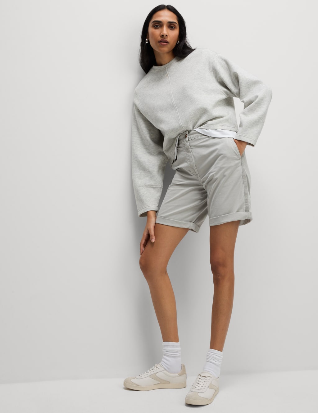 Women s Grey Shorts M S