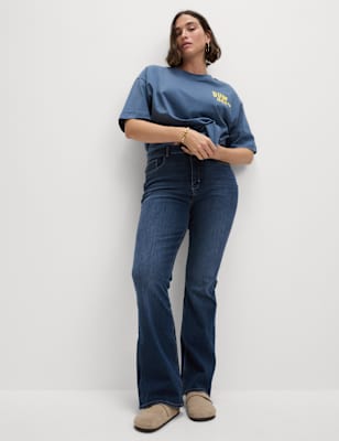 

Womens M&S Collection Magic Shaping-Jeans mit hohem Bund und Bootcut mit schmalem Bein - Medium Indigo, Medium Indigo