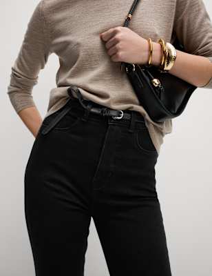 

Womens M&S Collection Magic Shaping-Jeans mit hohem Bund und Bootcut mit schmalem Bein - Black, Black