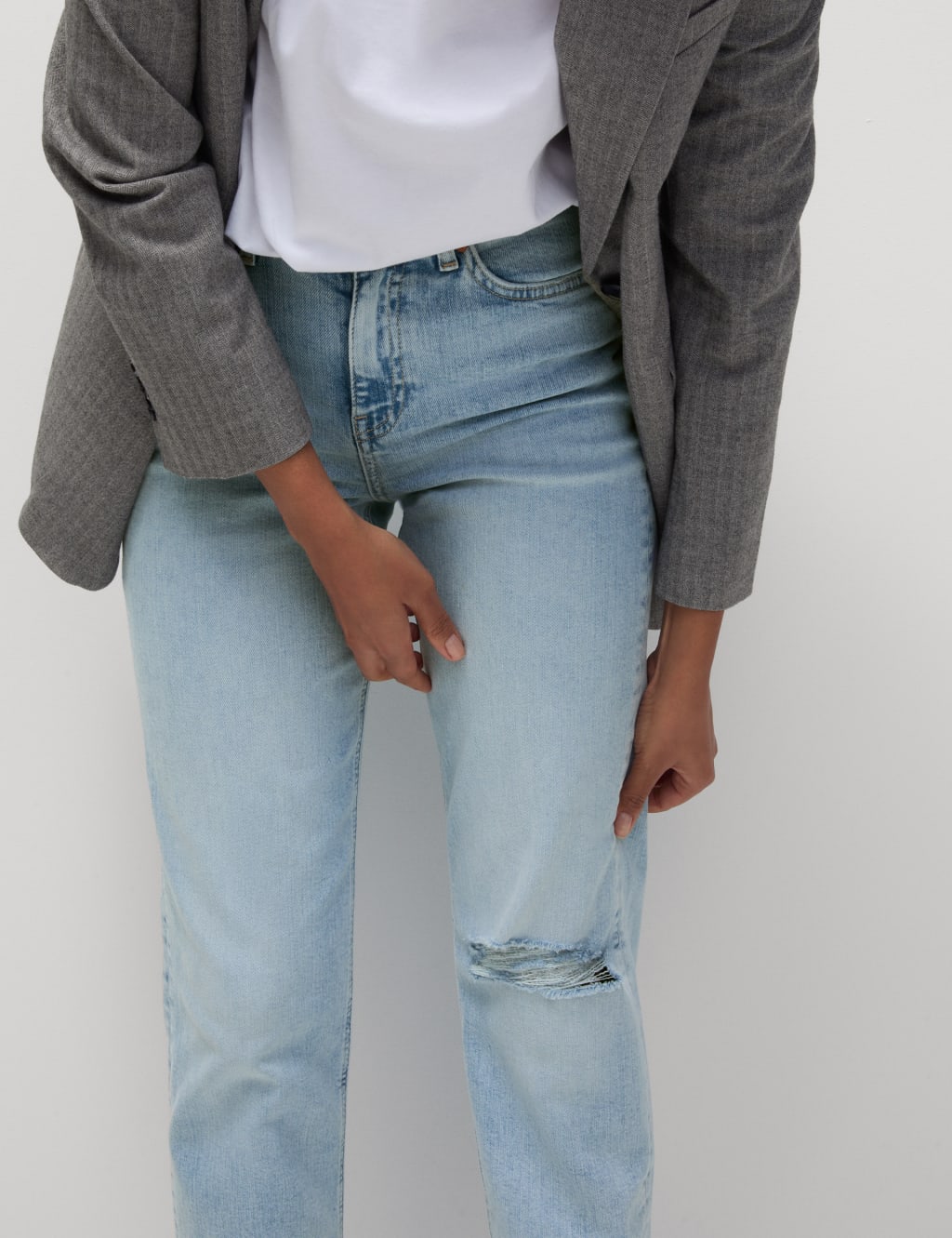 Short sale ankle jeans