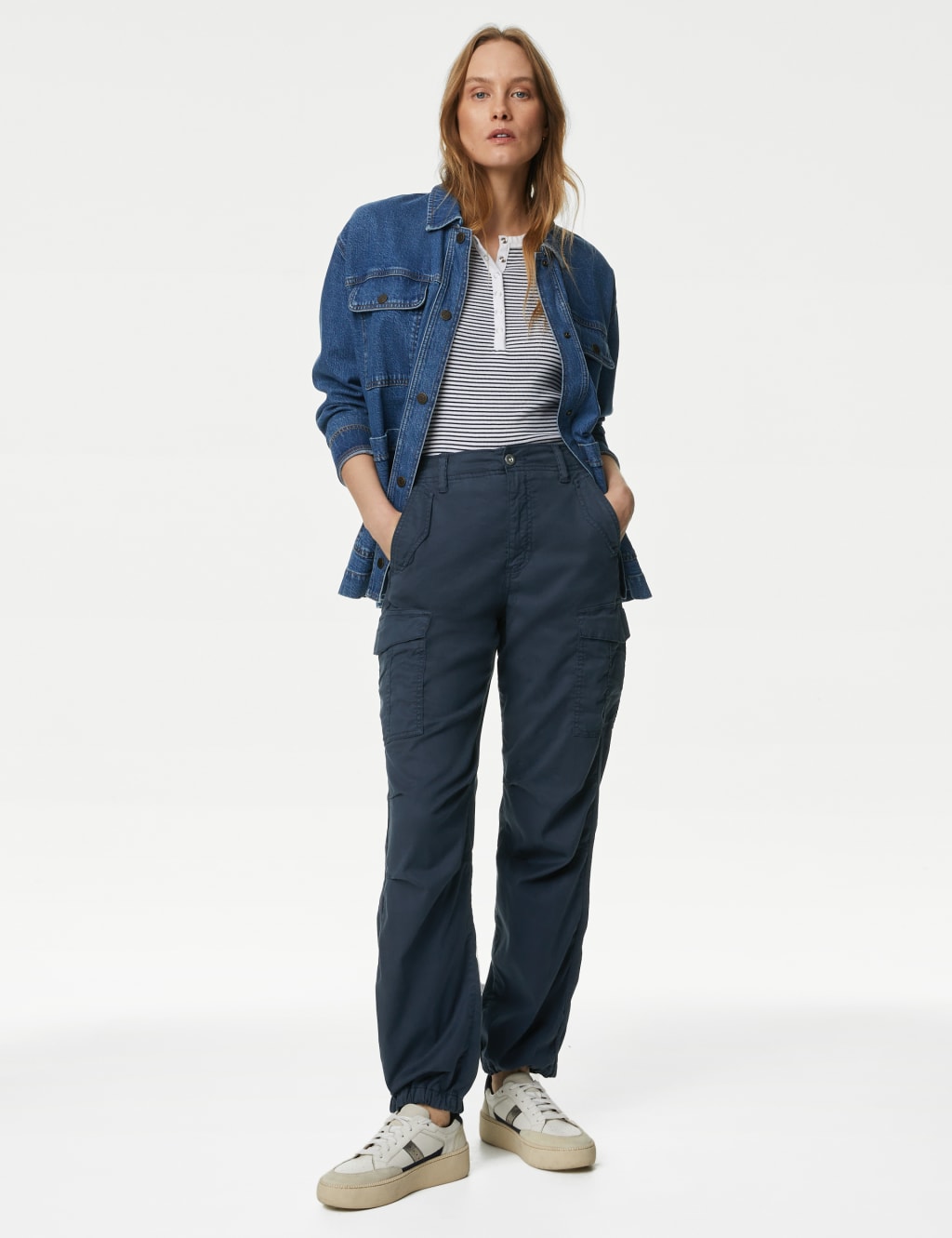 Womens petite cargo trousers deals