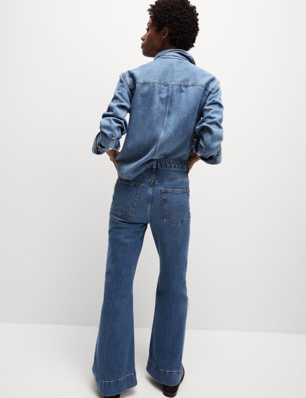 Patch Pocket Flare High Waisted Jeans image 4