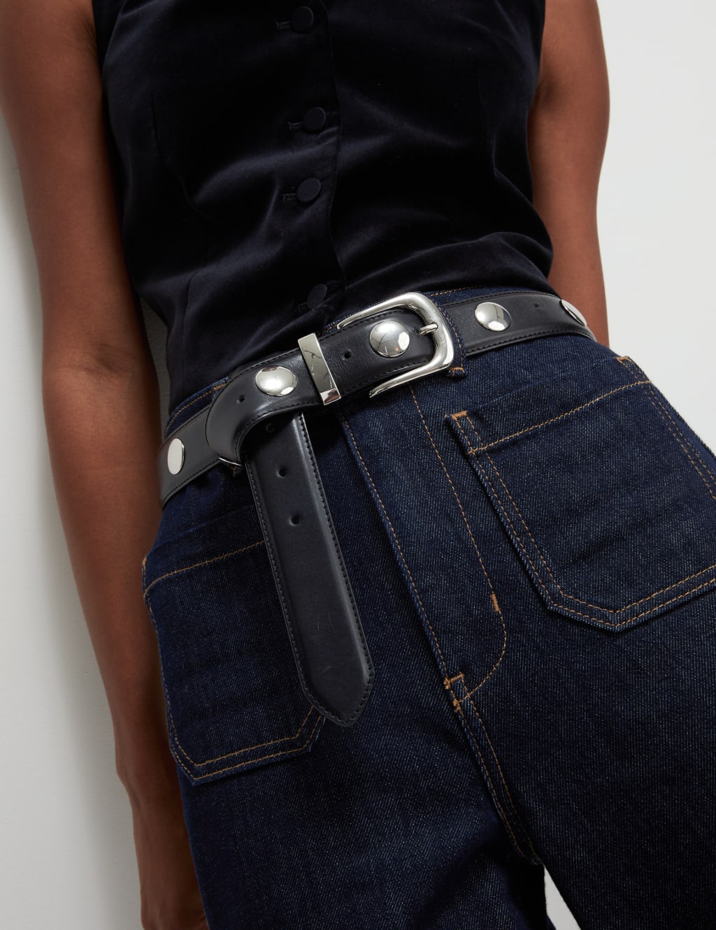 Patch Pocket Flare High Waisted Jeans image 4