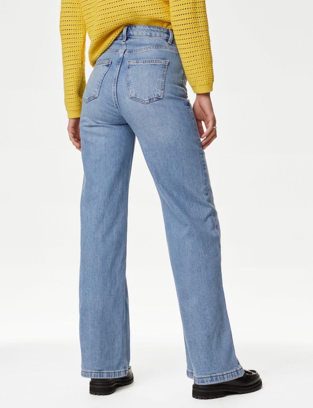 The Wide-Leg Jeans image 5