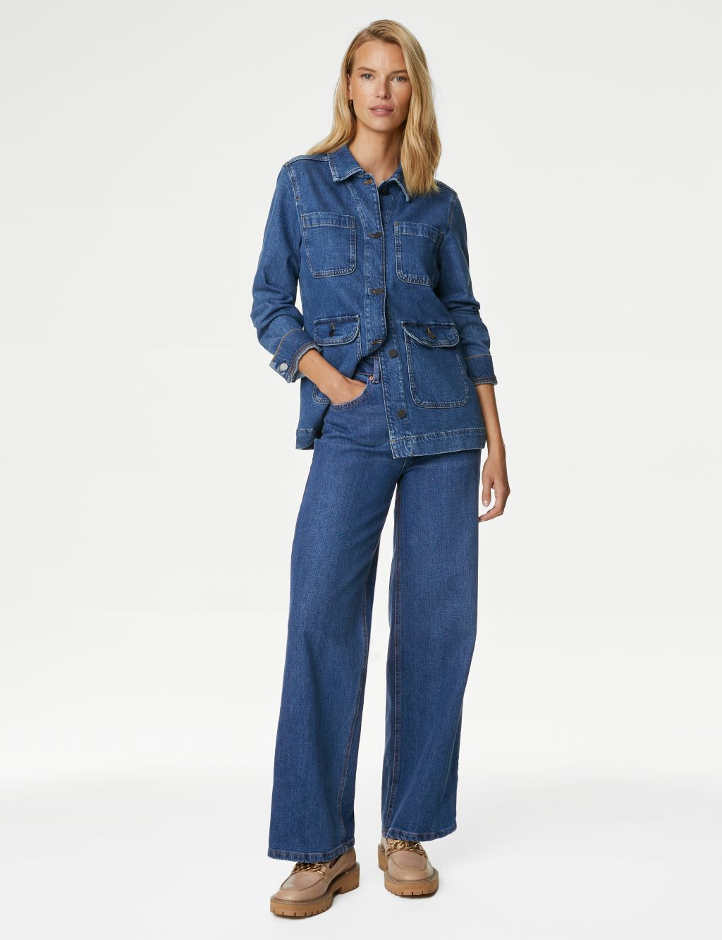 The Wide-Leg Jeans image 3