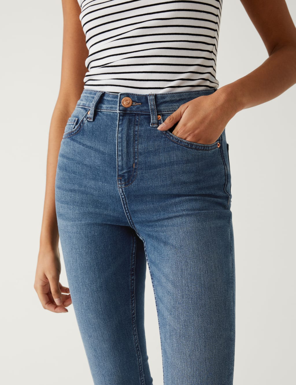 Ivy Skinny Jeans image 4