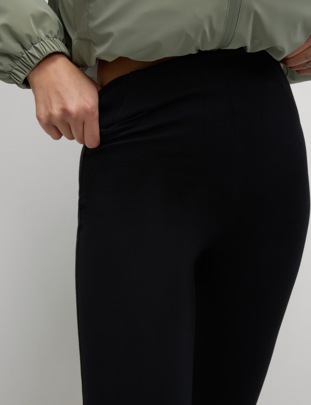 Magic Shaping High Waisted Leggings image 4