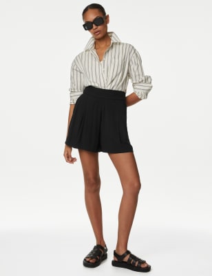 

M&S Collection Pantalón corto con pinzas de cintura altaWomens - Black, Black