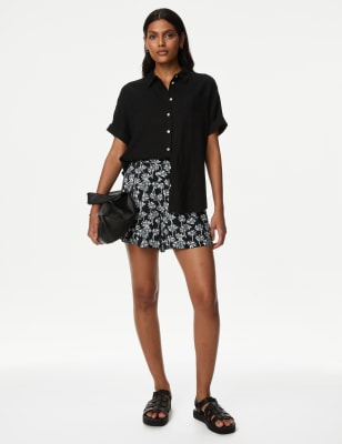 

Womens M&S Collection Printed Pleat Front Shorts - Black Mix, Black Mix