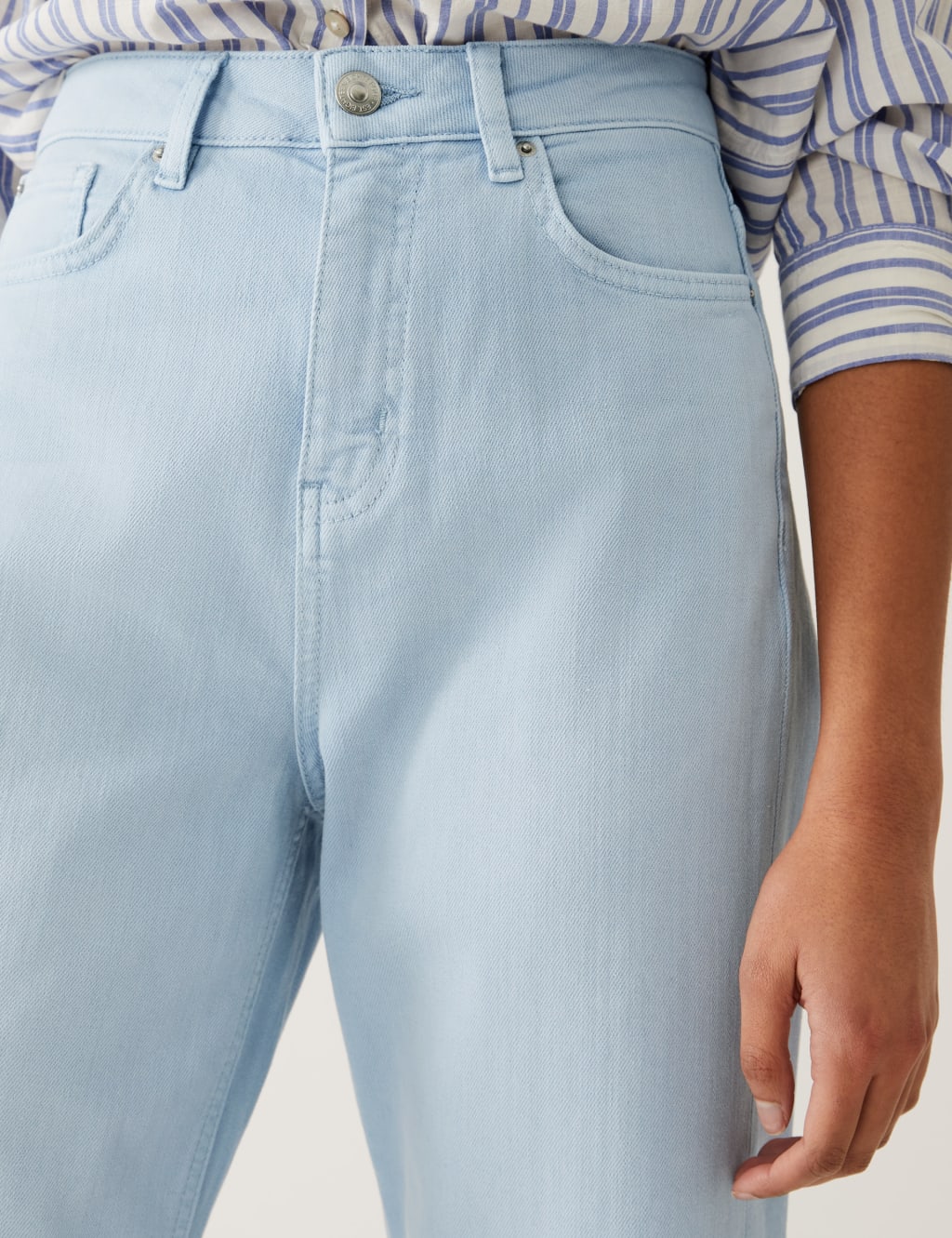 Mom High Waisted Jeans image 3