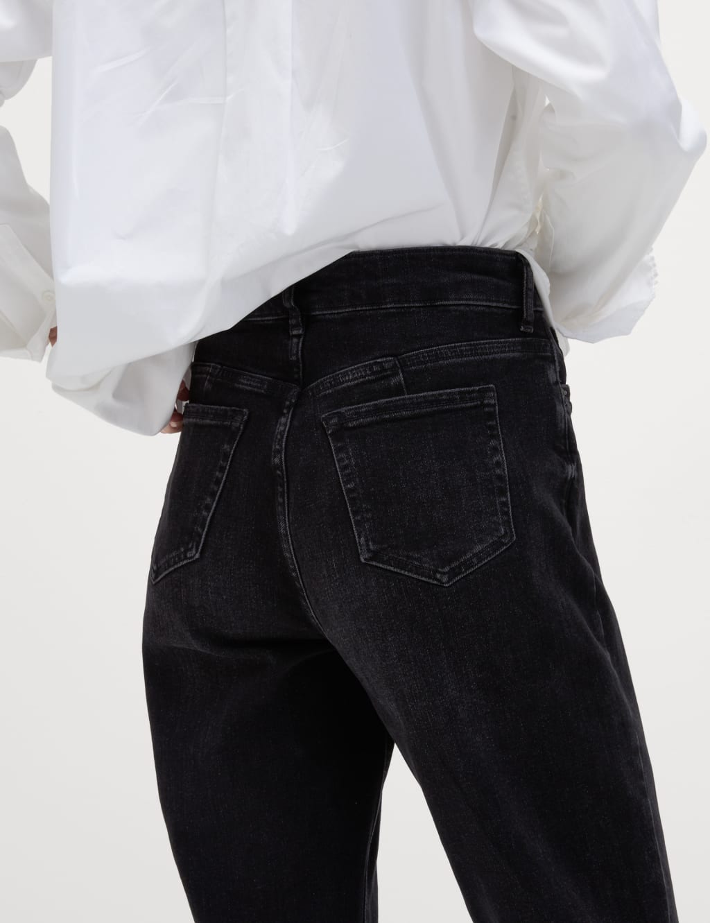 The Mom Jeans image 2