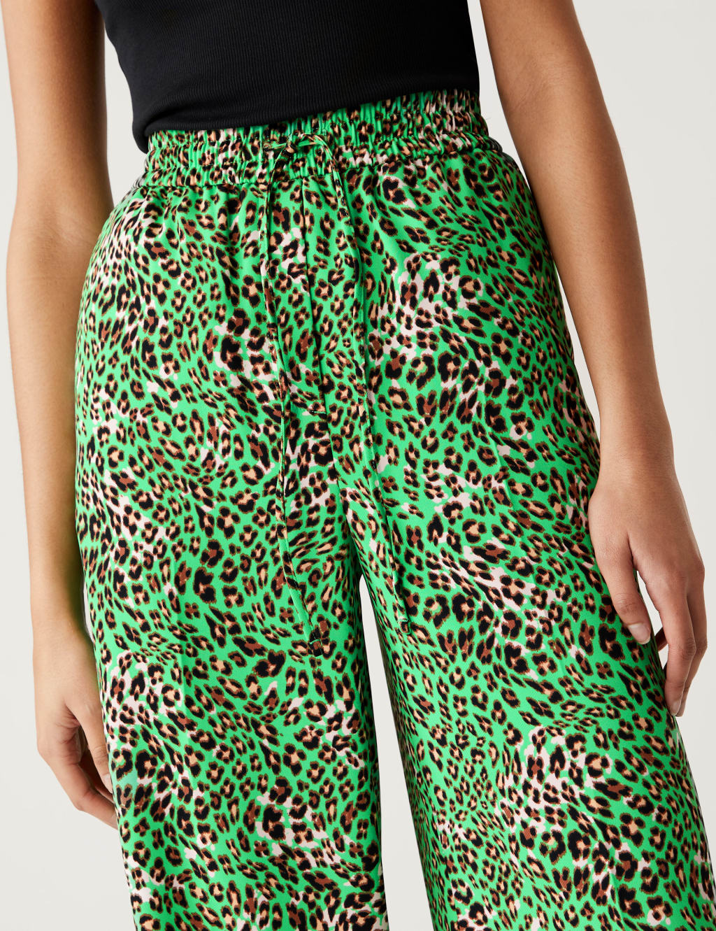 Crepe Animal Print Wide Leg Cropped Trousers image 3