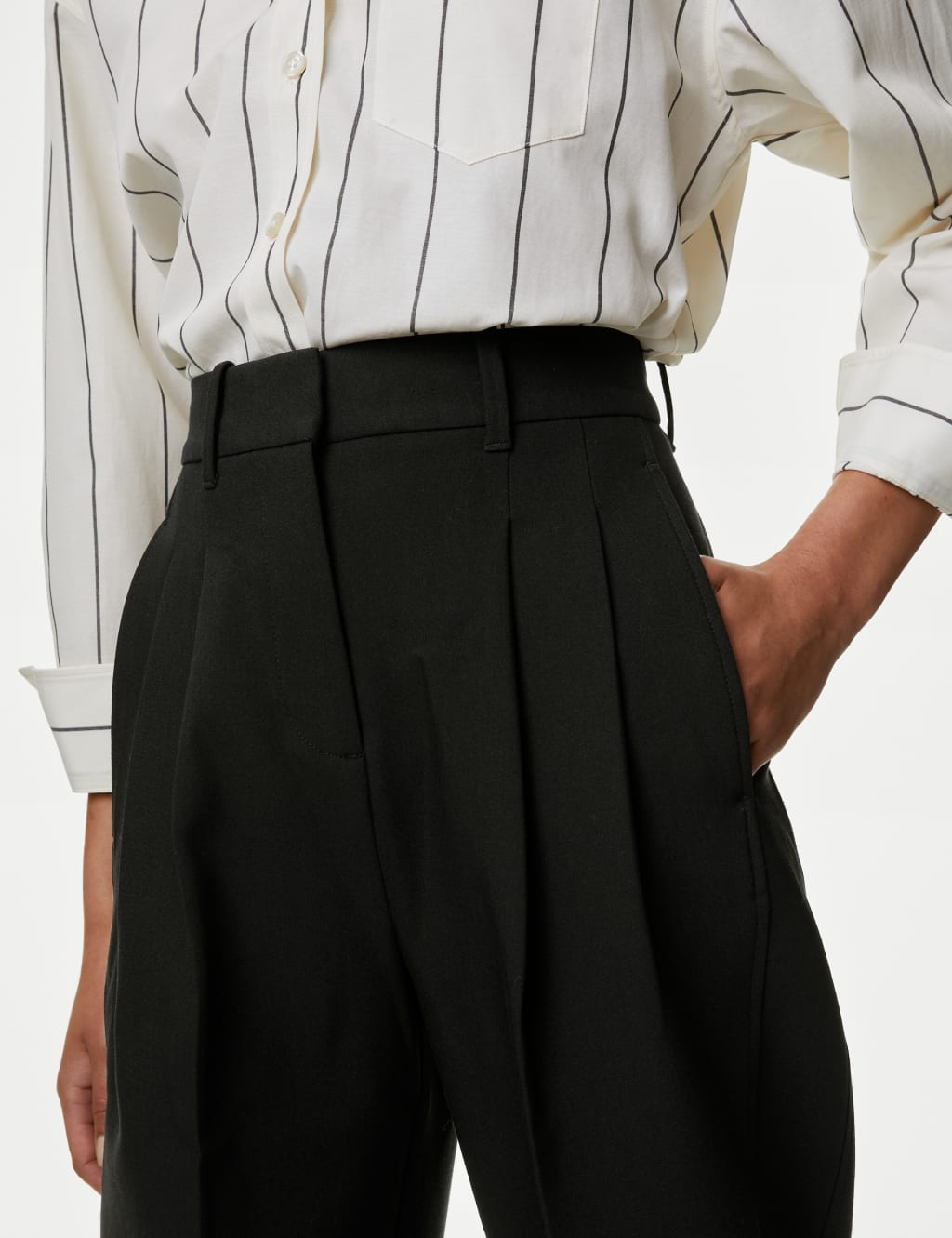 Relaxed Tapered Ankle Grazer Trousers image 4