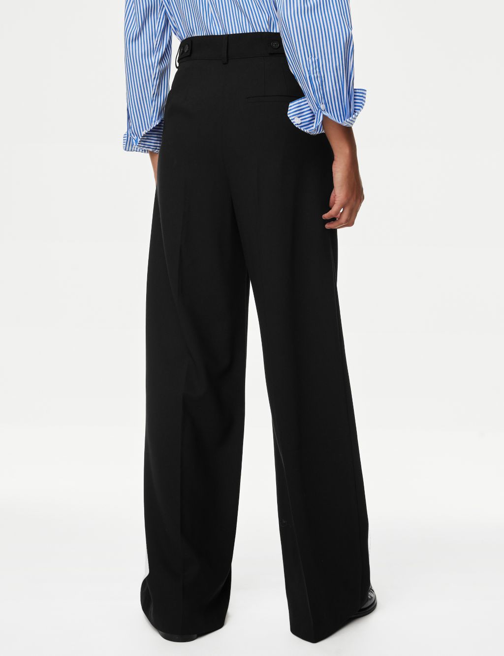 Pleat Front Relaxed Wide Leg Trousers image 7