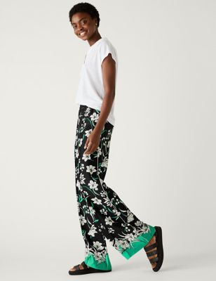 

Womens M&S Collection Crepe Floral Wide Leg Trousers - Black, Black