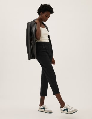 

Womens M&S Collection Schmal zulaufende knöchellange Hose mit Bundfalten vorne - Black, Black