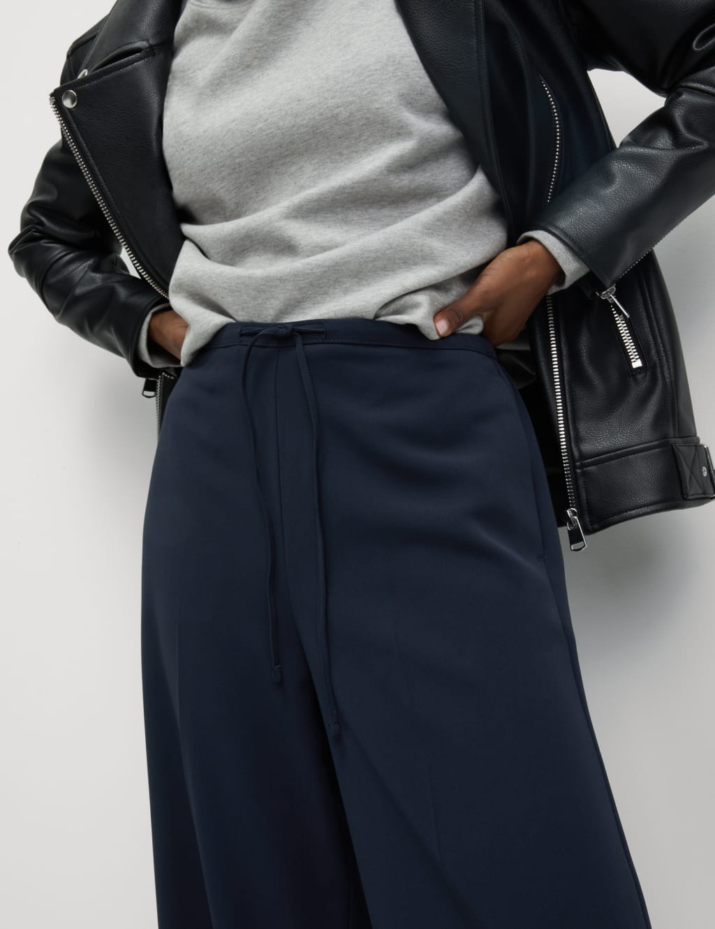Crepe Elasticated Waist Wide Leg Trousers image 4