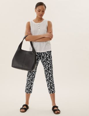 patterned cropped trousers