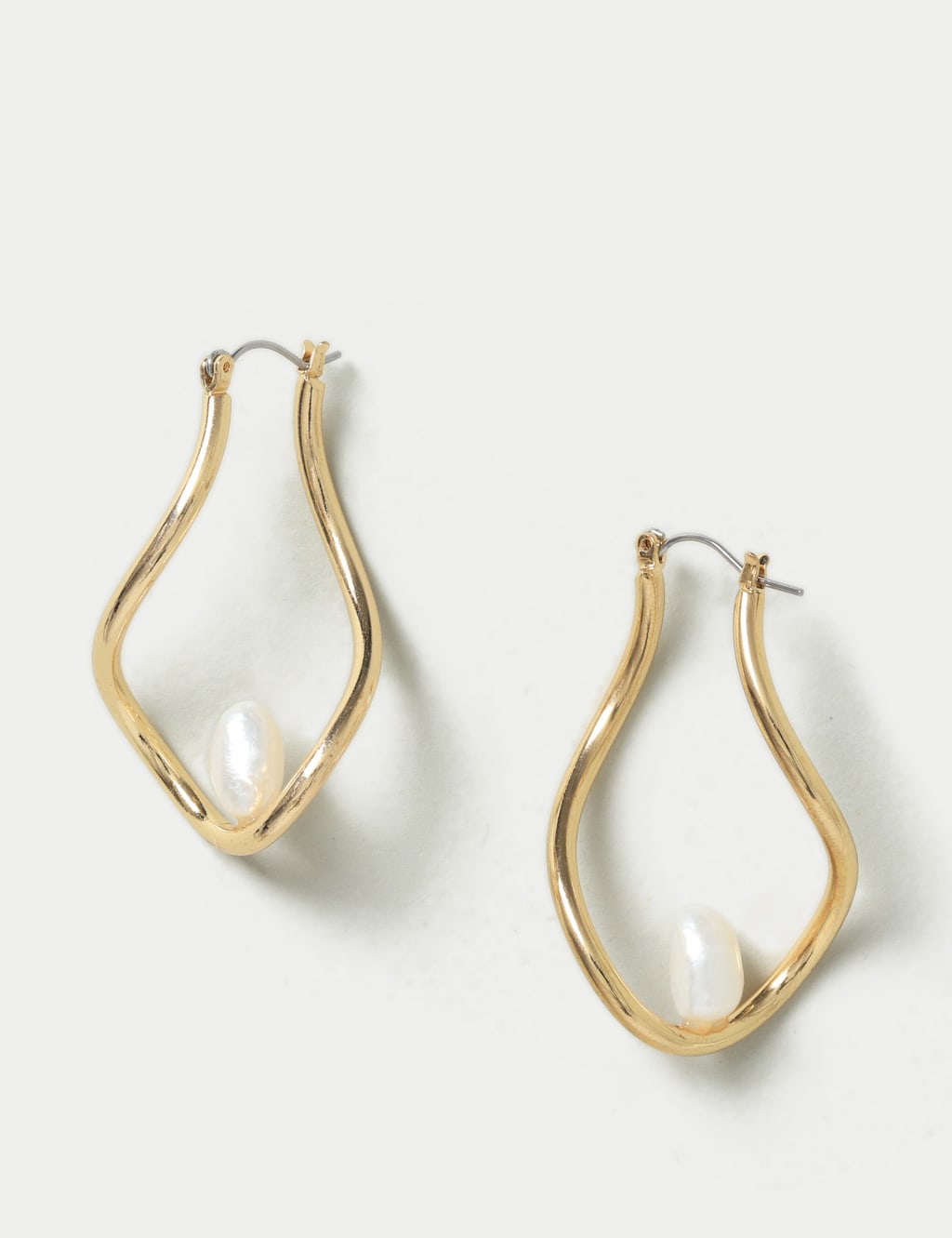 Autograph Pearl Twist Earring image 1