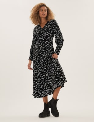 

Womens M&S Collection Midi-Teekleid mit Blümchenmuster, V-Ausschnitt und Rüschen - Black Mix, Black Mix