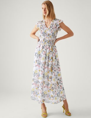 

Womens M&S Collection Gesmoktes, tailliertes Midikleid mit V-Ausschnitt und Blumenmuster - Ivory Mix, Ivory Mix
