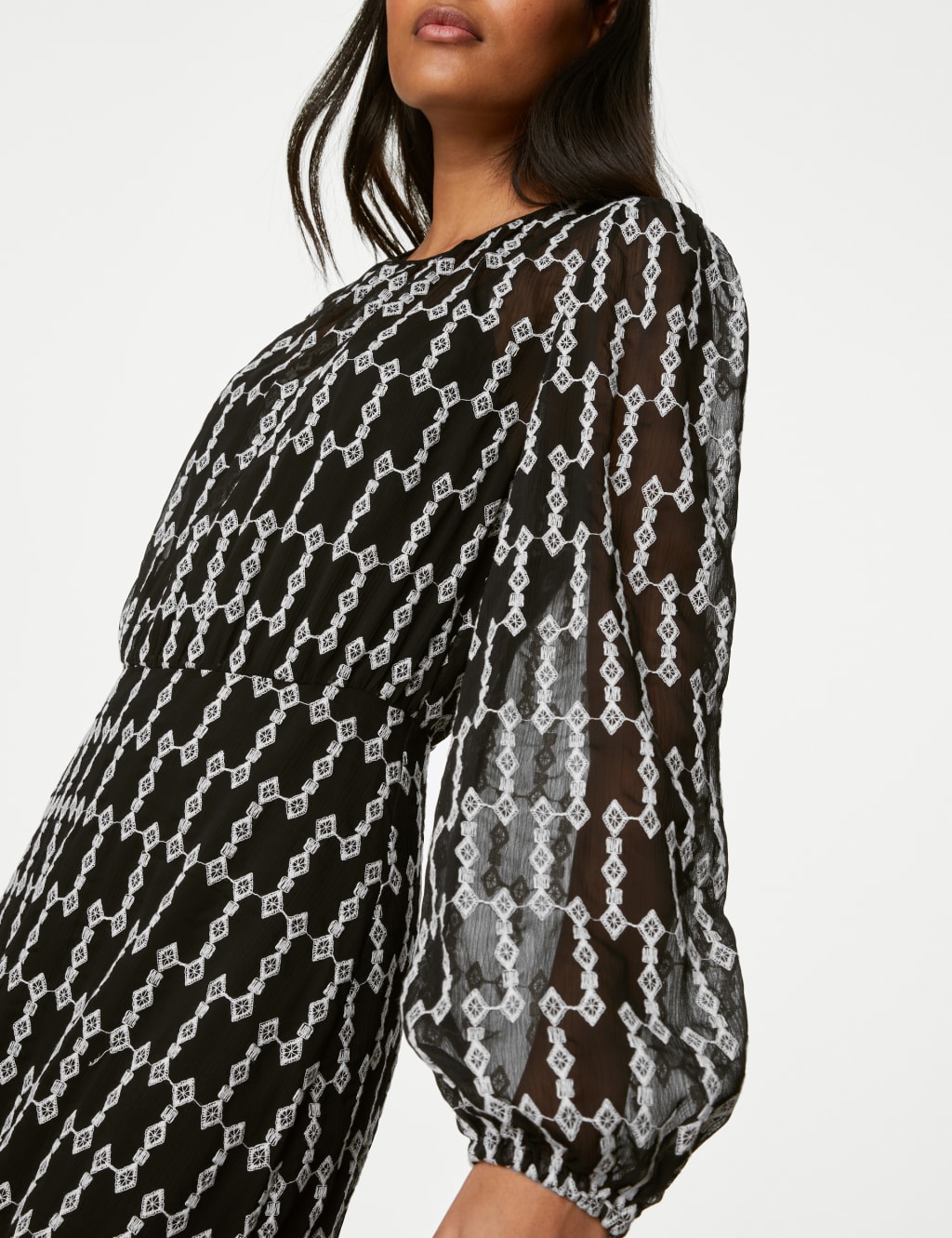 Embroidered Round Neck Midaxi Dress image 3