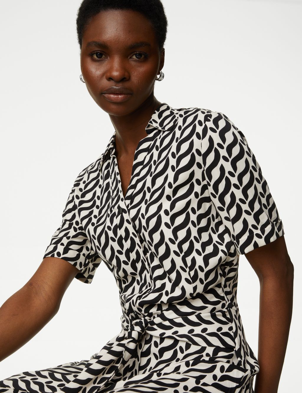 Printed Collared Belted Midi Shirt Dress image 3