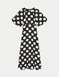 Lyocell™-rijke, getailleerde midaxi-jurk met stippenpatroon