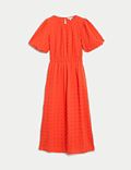 Tailliertes Midi-Kleid aus reiner Baumwolle mit Karomuster
