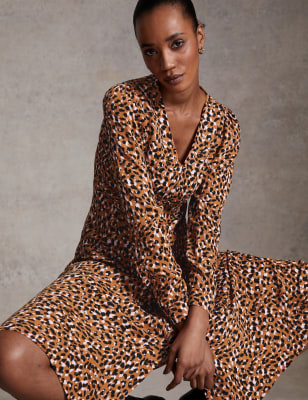 

Womens M&S X GHOST Midi-Teekleid mit V-Ausschnitt und Tiermuster - Brown Mix, Brown Mix