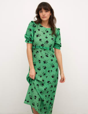 

Womens Nobody's Child Tailliertes Midaxi-Teekleid mit Blumenmuster und Rüschendetail „Felicia“ - Green Mix, Green Mix