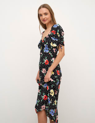 

Nobody's Child Vestido de tarde maxi a media pierna floral con escote corazónWomens - Black Mix, Black Mix