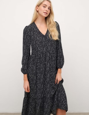 

Womens Nobody's Child Printed V-Neck Midaxi Tea Dress - Black Mix, Black Mix