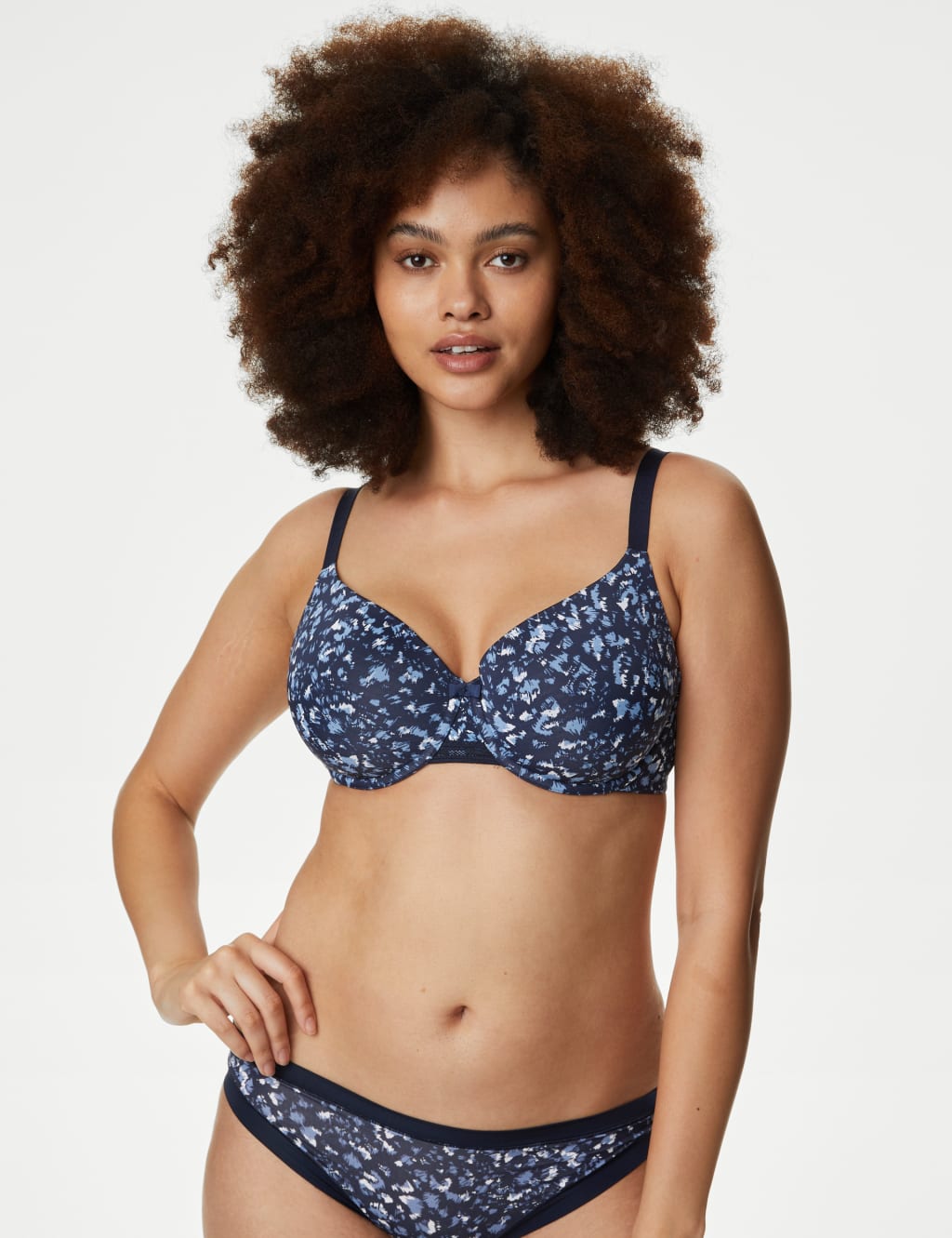 Flexifit™ Floral Full Cup T-Shirt Bra A-E image 1