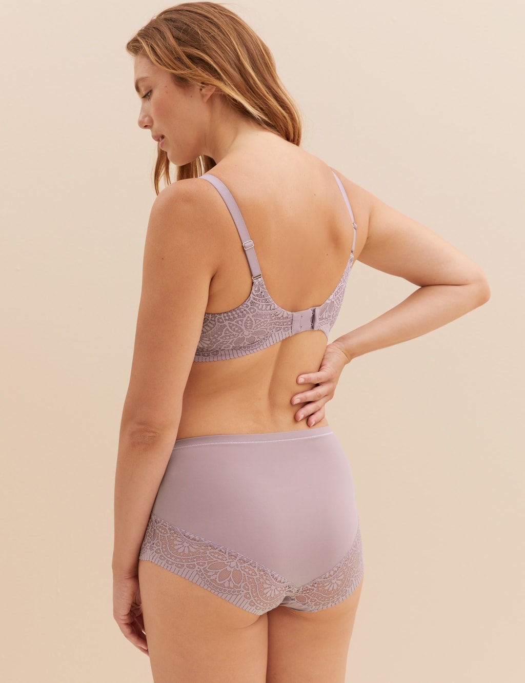 Body Soft™ Wired Full Cup T-Shirt Bra A-E image 3